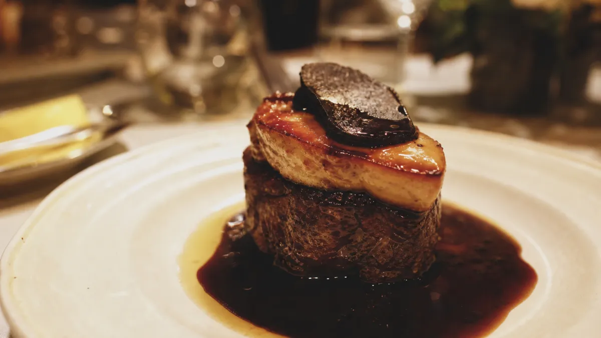 Pomerol et filet de bœuf Rossini : l'accord parfait